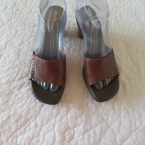 Naturalizer Brown Leather Slip On Sandals